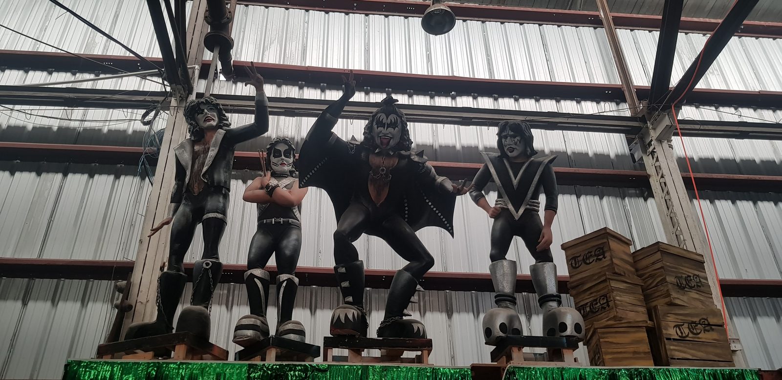 Le groupe Kiss en polystyrène