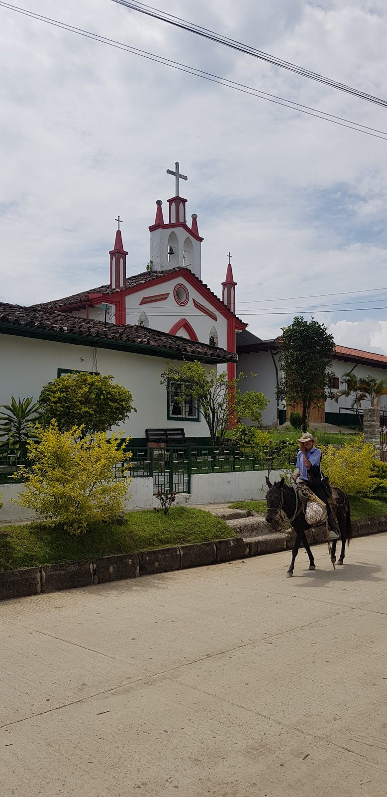 Un cavalier dans les rues de Guadalupe