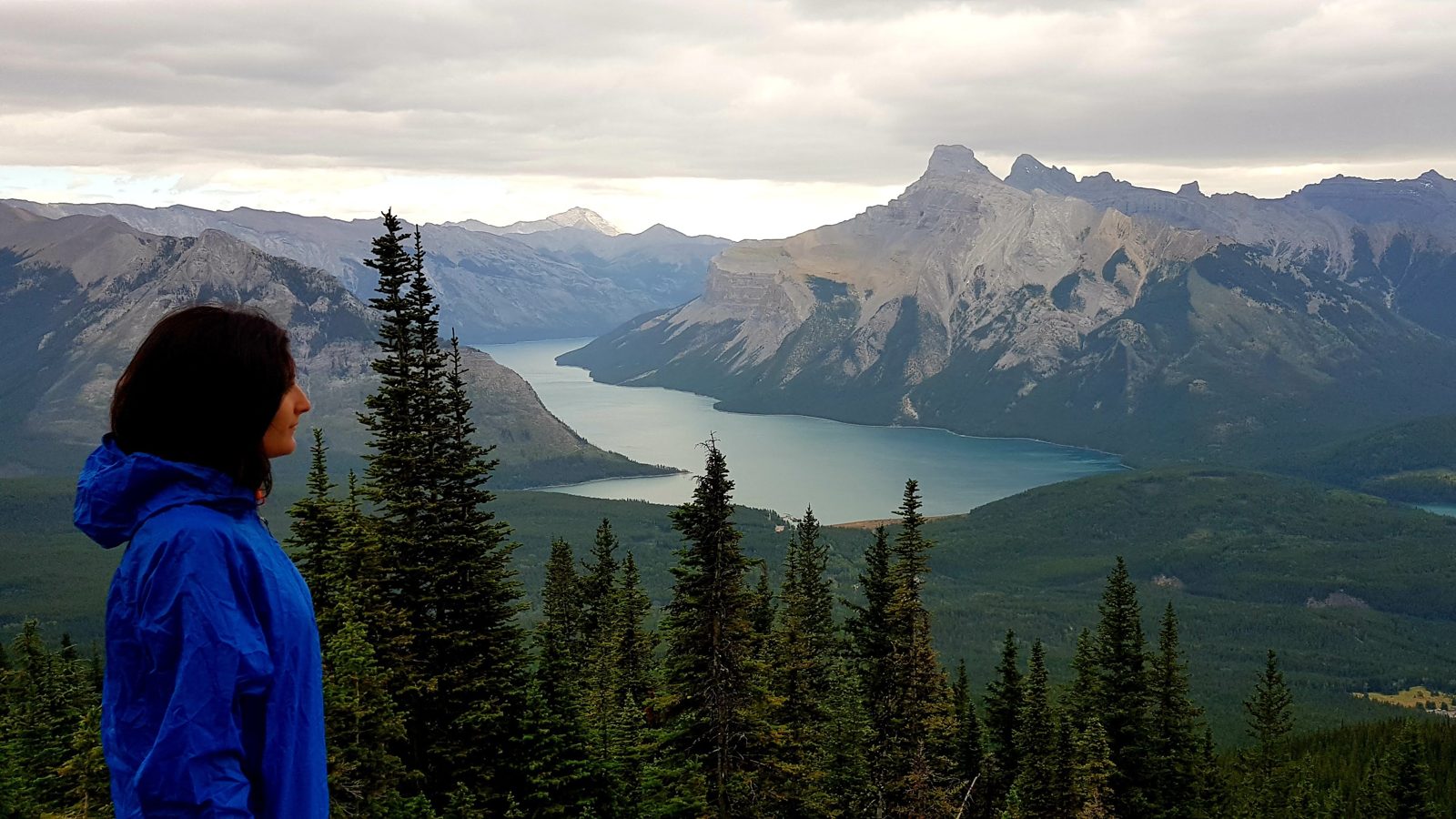 Le lac Minnewanka, depuis le C-Level Cirque