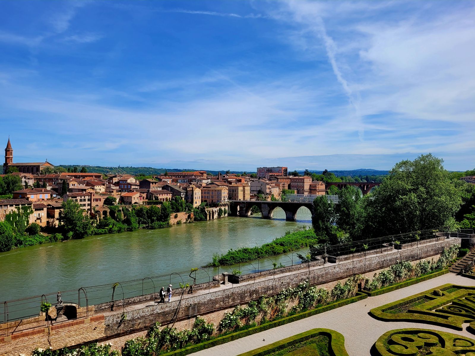 Sur la véloroute des gorges du Tarn, entre Gaillac et Ambialet.