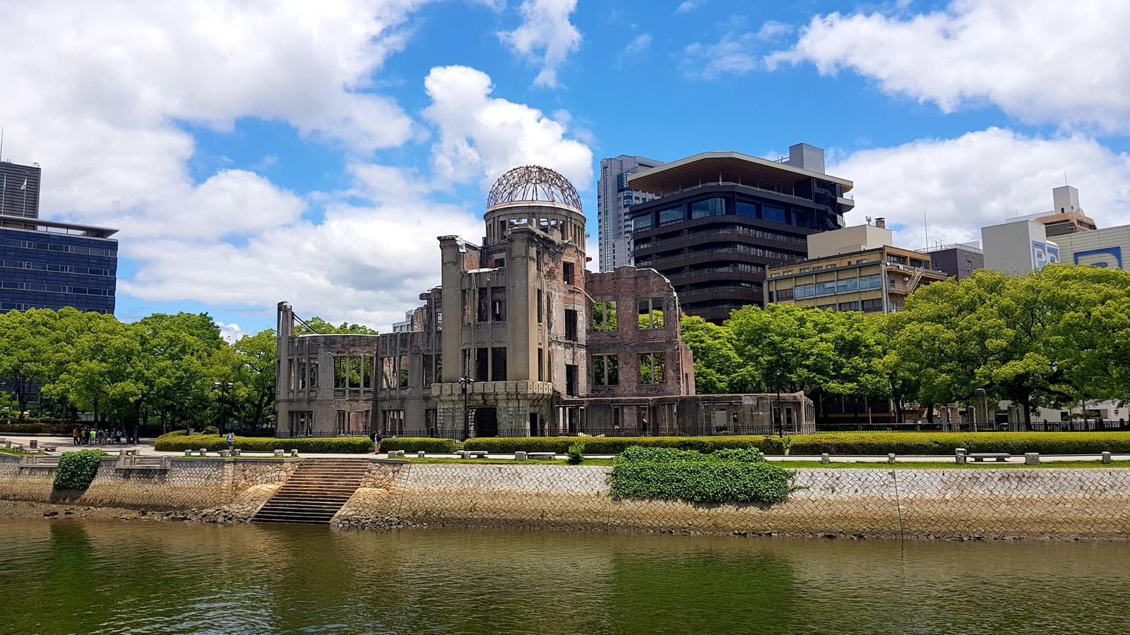 Hiroshima: Mémorial et Histoire Émotive