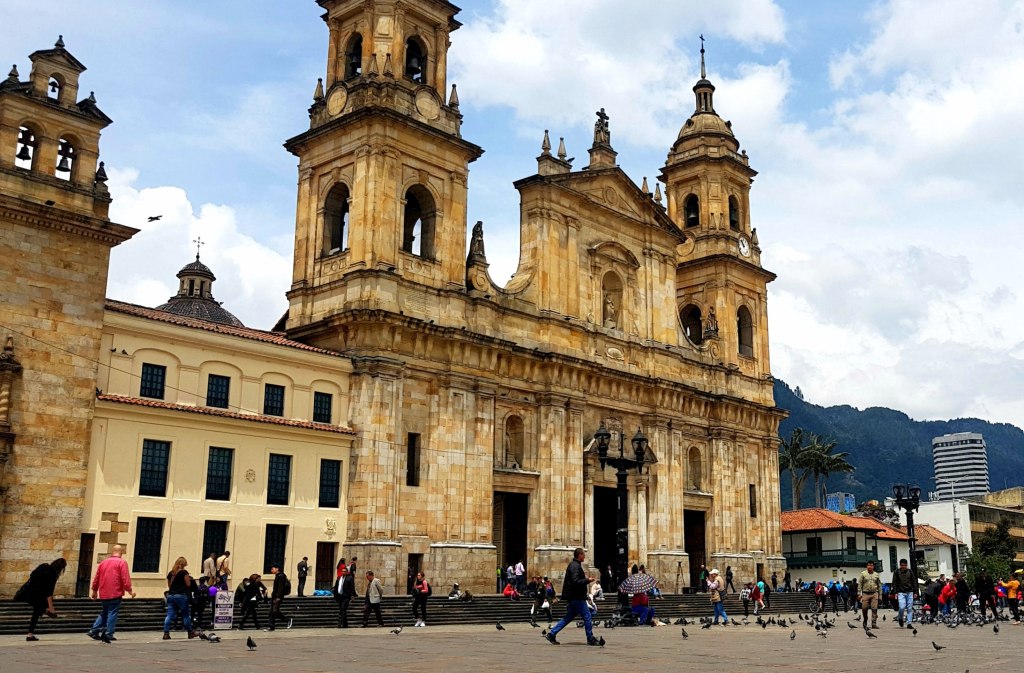 Turbulences d&rsquo;avion et arrivée à&nbsp;Bogotá